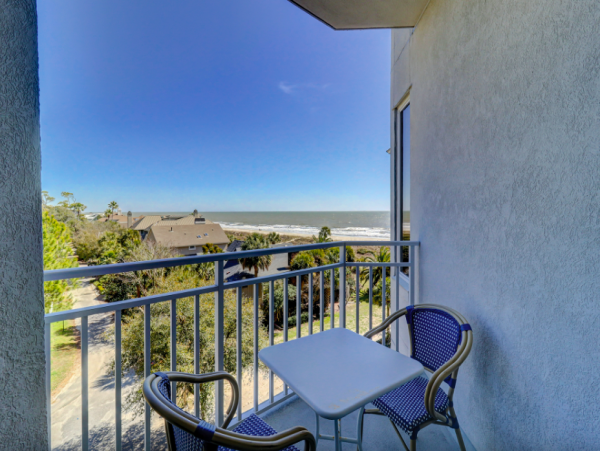Oceanview Luxury Condo - Steps from Coligny Beach & Shops
