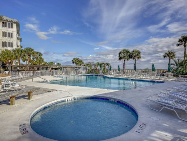 Oceanview Luxury Condo - Steps from Coligny Beach & Shops