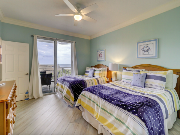 Oceanview Luxury Condo - Steps from Coligny Beach & Shops