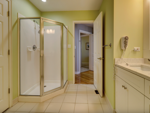 Oceanview Luxury Condo - Steps from Coligny Beach & Shops