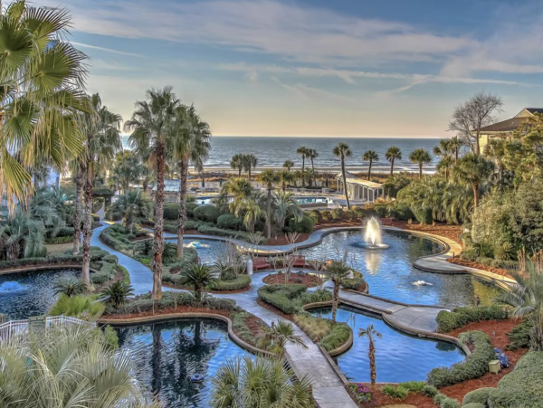 Lovely 4th Floor 2 Bedroom Condo with Pool & Ocean Views!