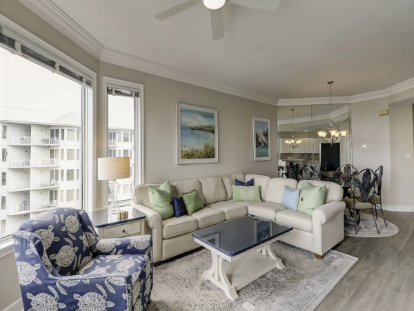 Lovely 4th Floor 2 Bedroom Condo with Pool & Ocean Views!