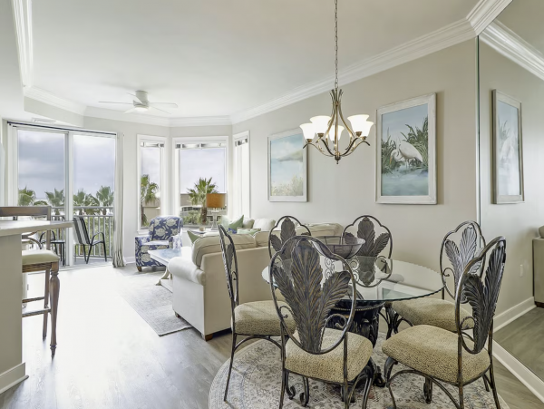 Lovely 4th Floor 2 Bedroom Condo with Pool & Ocean Views!