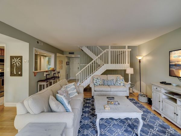 Four Bedroom Townhouse in the heart of South Beach 3 min walk to the beach