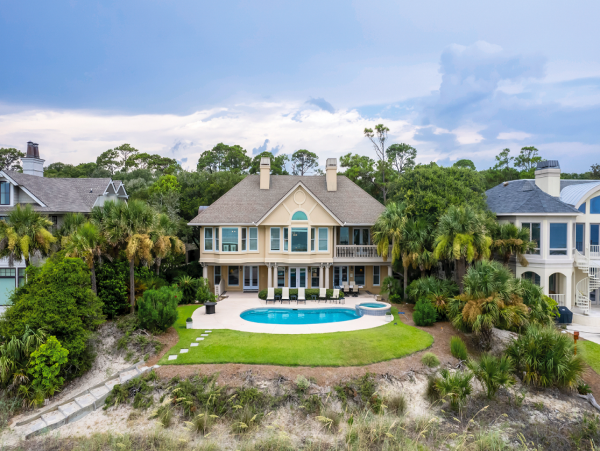 Oceanfront Vacation Rental with Panoramic Views