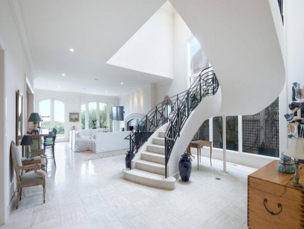 Luxury Beach Front Malibu Vacation Villa Seven Bedrooms