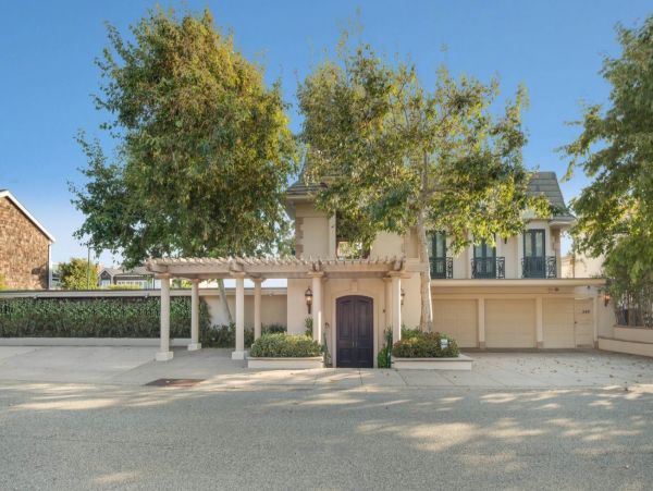 Luxury Beach Front Malibu Vacation Villa Seven Bedrooms