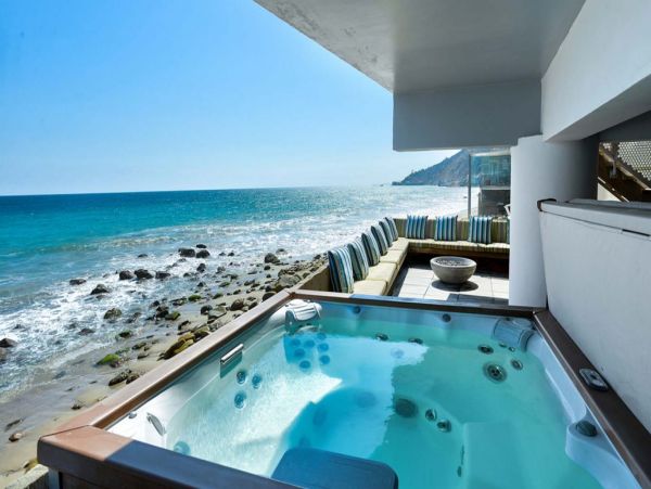 Malibu Oceanfront Luxury Vacation Villa