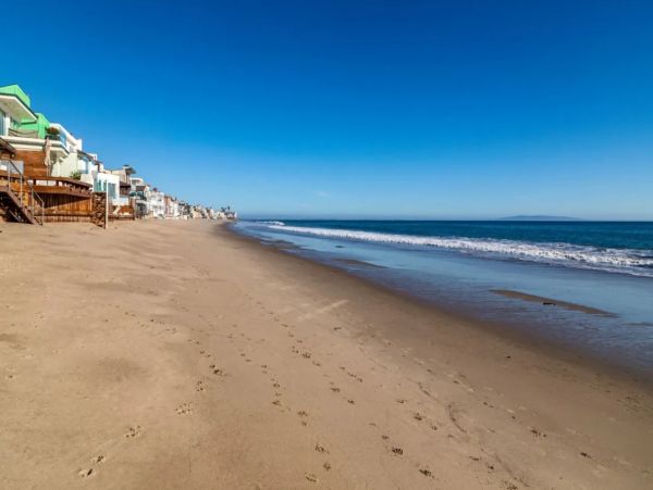 La Costa Beach Ultra-chic and Colorful Estate