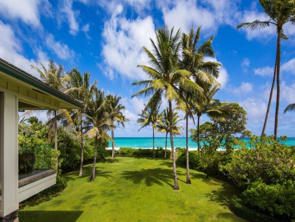 Kailua Vacation Home Eight Bedroom with Pool