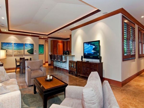 Kailua Vacation Home Eight Bedroom with Pool