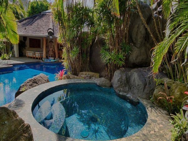 On Beach Kailua Vacation Estate Seven Bedroom