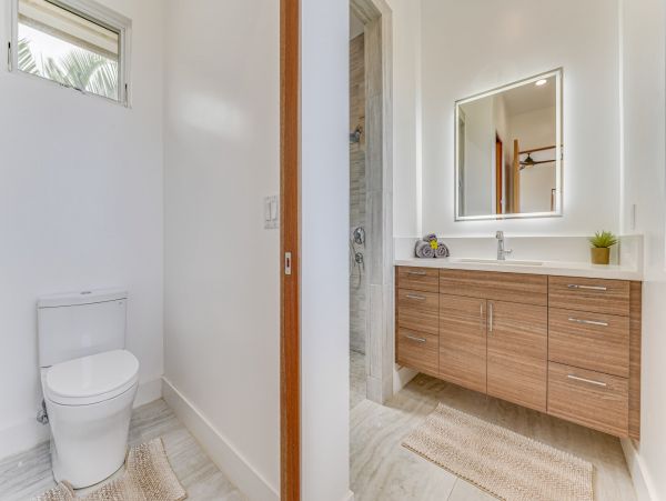 Lahaina Three  Bedroom Ocean View Rental Cottage Sleeps 6