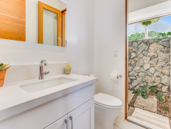 Lahaina Three  Bedroom Ocean View Rental Cottage Sleeps 6
