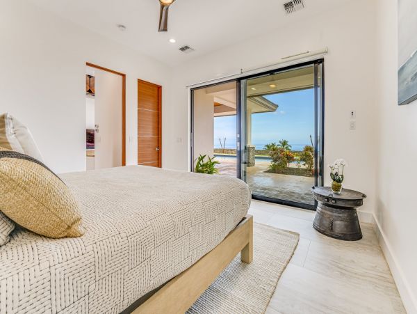 Lahaina Three  Bedroom Ocean View Rental Cottage Sleeps 6
