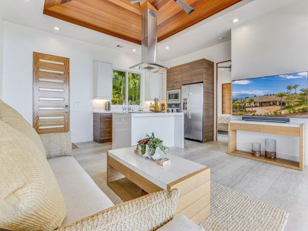 Lahaina Three  Bedroom Ocean View Rental Cottage Sleeps 6