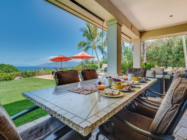 Lovely 3 Bedroom Oceanfront Home in Lahaina with Great Views