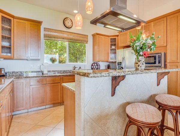 Lovely 3 Bedroom Oceanfront Home in Lahaina with Great Views