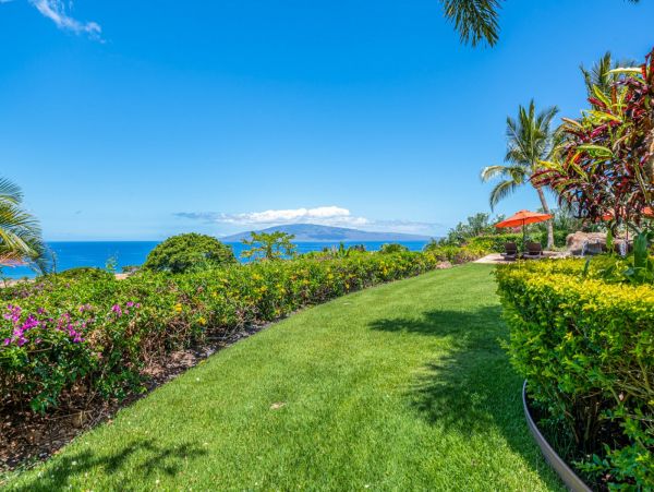 Lovely 3 Bedroom Oceanfront Home in Lahaina with Great Views