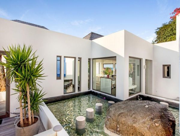 St. Barts Home 993932