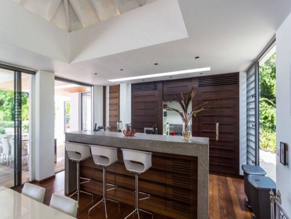 St. Barts Home 993935
