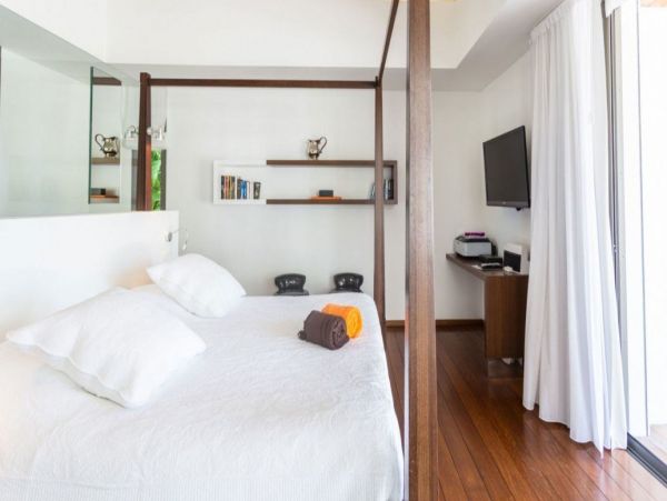 St. Barts Home 993935