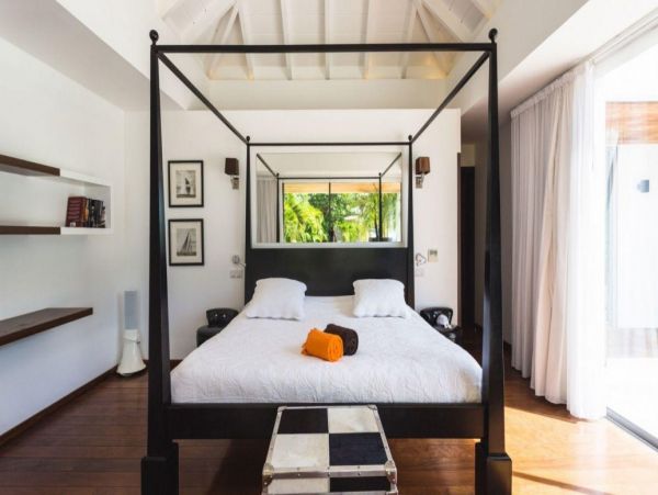 St. Barts Home 993935