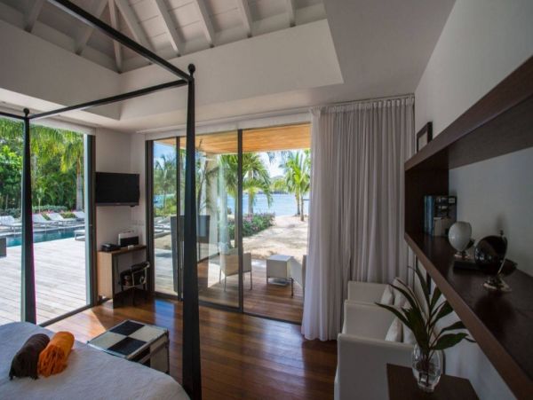 St. Barts Home 993935