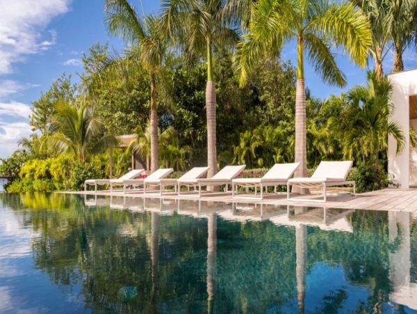 St. Barts Home 993935