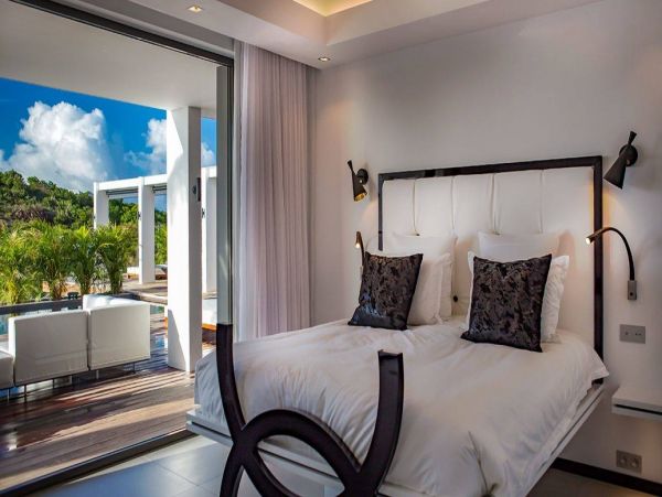 St. Barts Home 993941