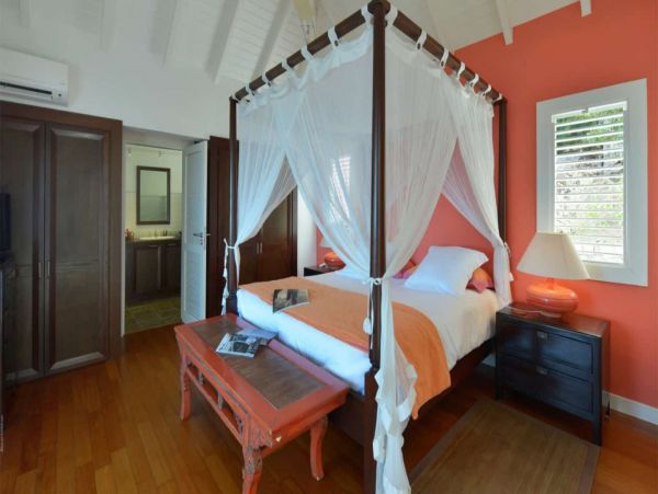 St. Barts Home 993943