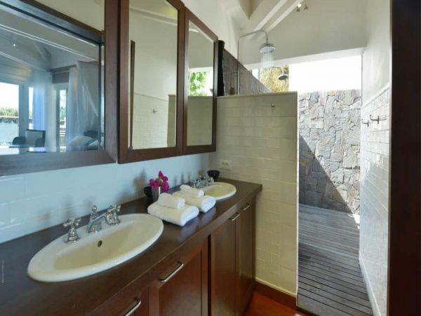 St. Barts Home 993943