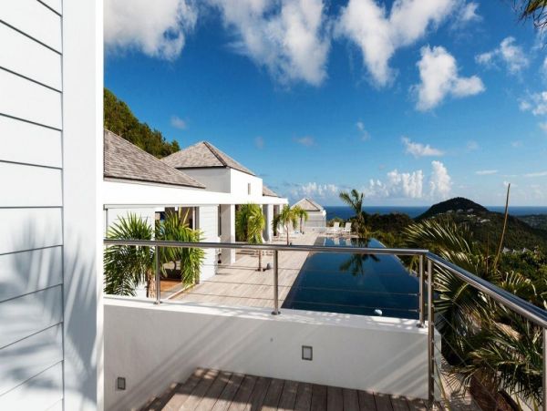 St. Barts Home 993944