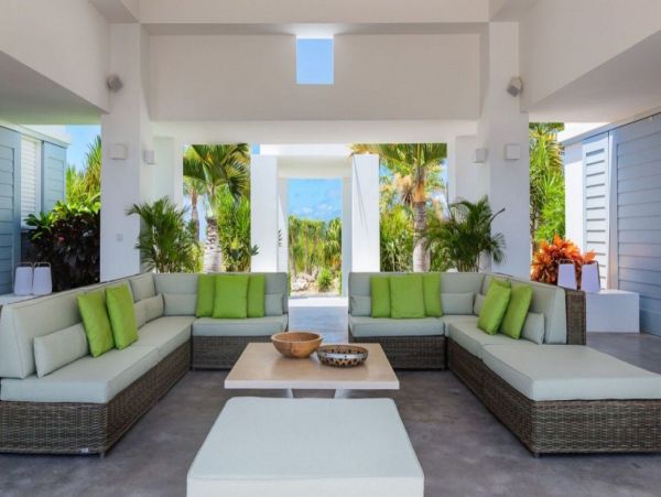 St. Barts Home 993945
