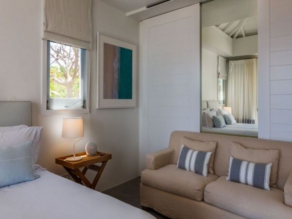 St. Barts Home 993945
