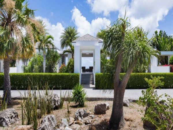 St. Barts Home 993945