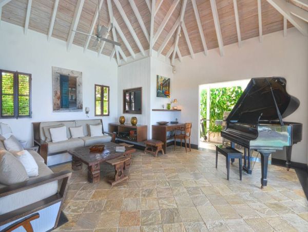 St. Barts Home 993947