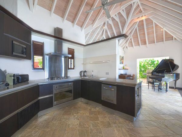 St. Barts Home 993947