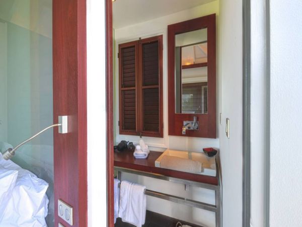 St. Barts Home 993947