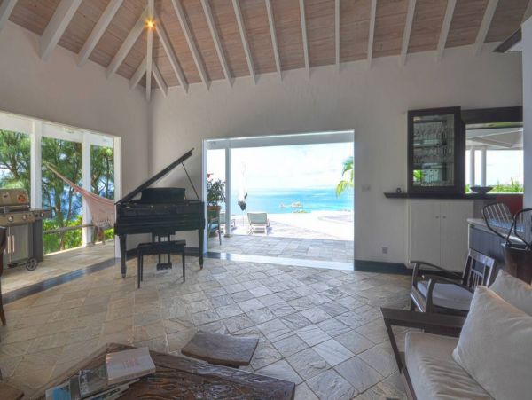St. Barts Home 993947