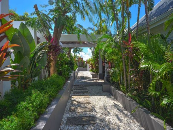 St. Barts Home 993947