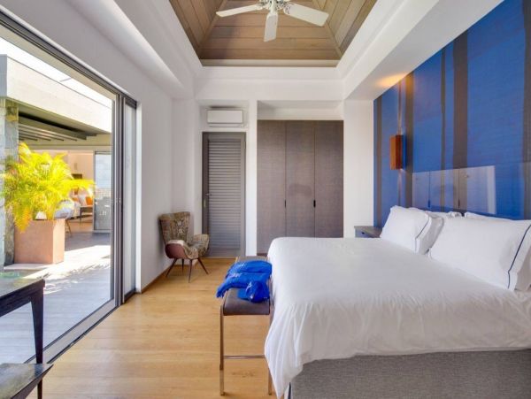 St. Barts Home 993951