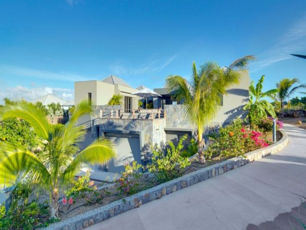 St. Barts Home 993951
