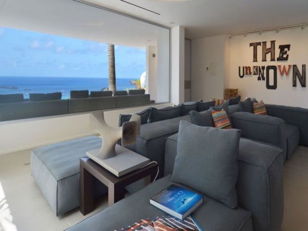 St. Barts Home 993952