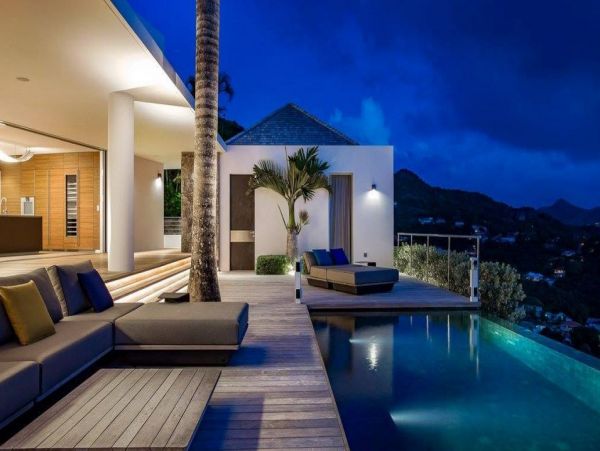 St. Barts Home 993952