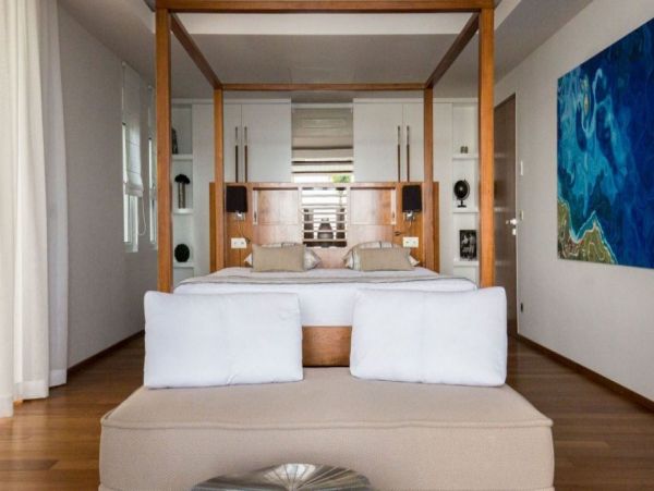 St. Barts Home 993954