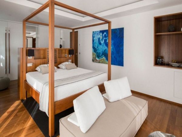 St. Barts Home 993954