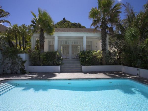St. Barts Home 993957