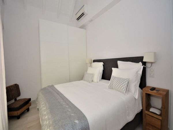 St. Barts Home 993958