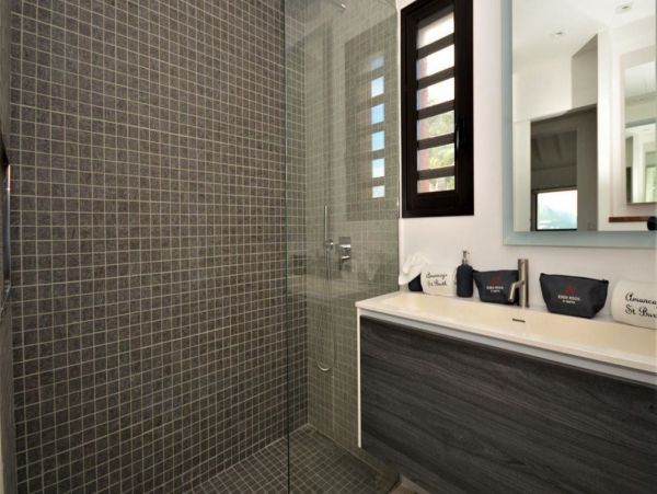 St. Barts Home 993958